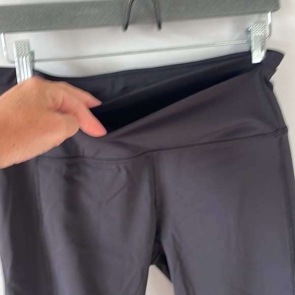 Lululemon Athletica, size 8, mesh side and calf, capri crop leggings, EUC - Picture 3 of 8